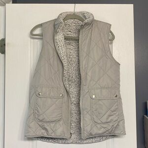 Reversible sherpa vest